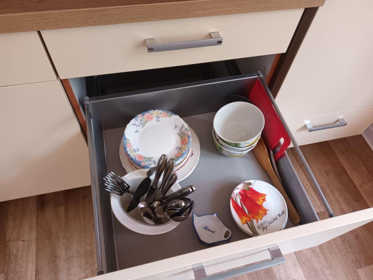 Flat In Neo Country Style Aus Gruenderzeit Bis 6 Person Leilighet Leipzig Eksteriør bilde